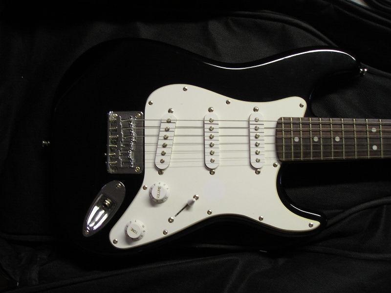 Squier Mini Stratocaster + accessories - Excellent shape!