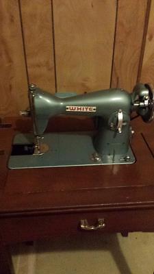 MOVING WHITE SEWING MACHINE 1950'S ANTIQUE
