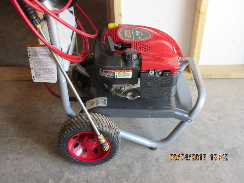 USED ONCE SINCE NEW 2550 psi/6.5 HP PRESSURE WASHER