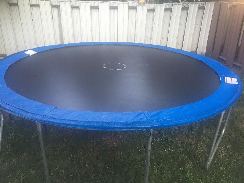 12 f trampoline