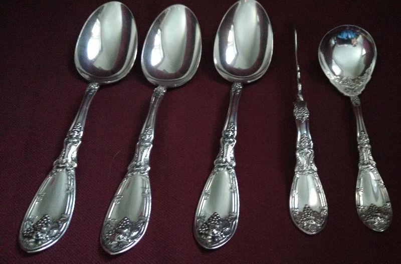 Set of 5 Silver Plated Serving Utensils 1908 La Vigne by 1881 R