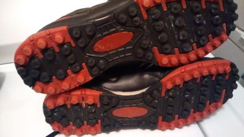 Outdoor soccer cleats
