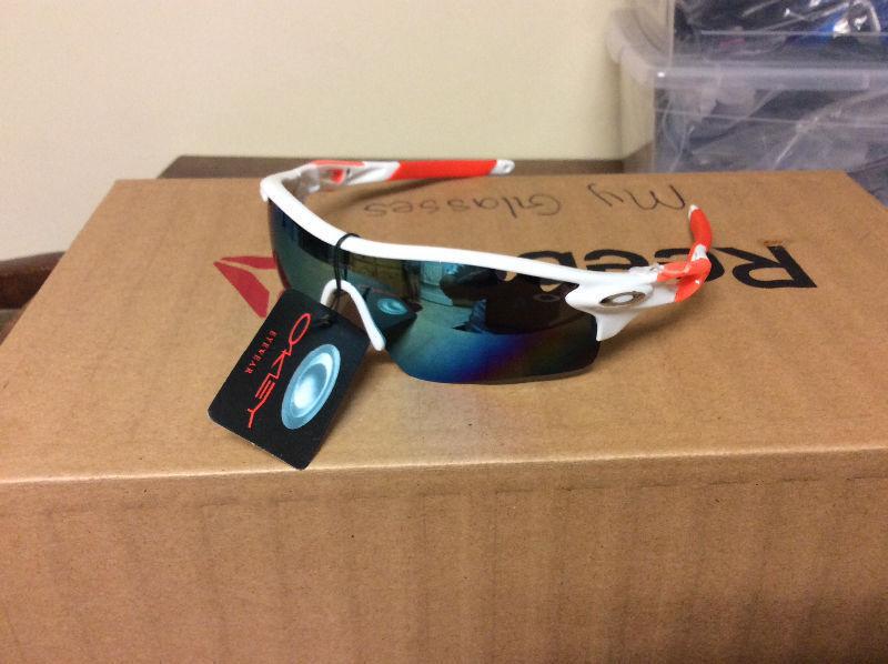 New SUNGLASSES OILRIG RADAR HOLBROOK SPY