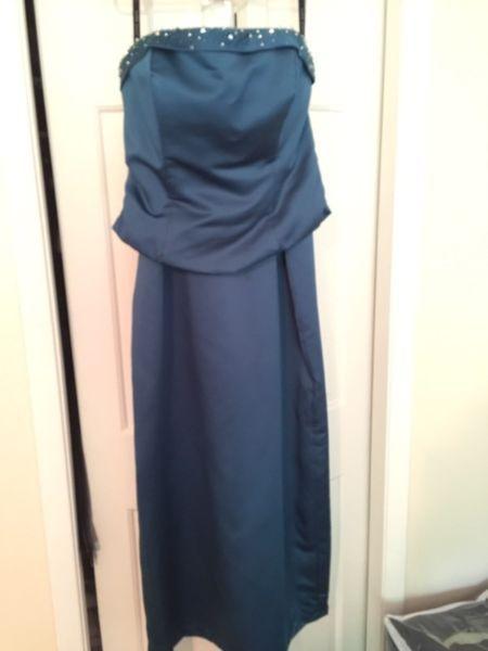 New condition Alfred Angelo formal dress sz 12-14