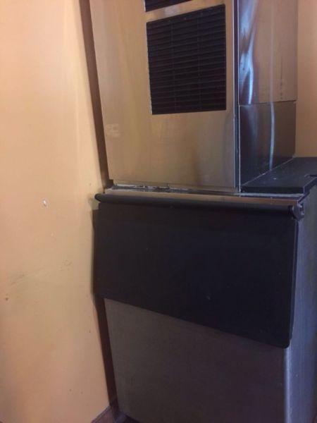 Commercial Ice Machine for sale!!!