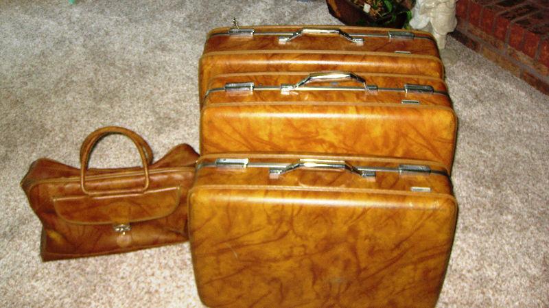 American Tourister 4 piece luggage set