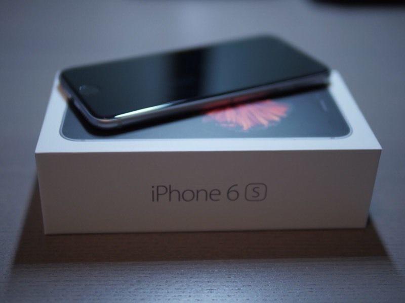Like New iPhone 6S Space Grey 64GB with Apple Care