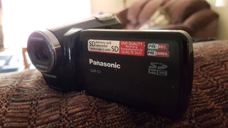 Panasonic SDR-S7 video recorder