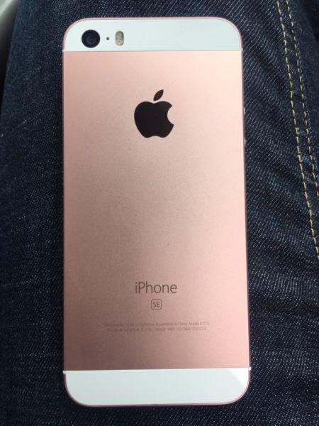 iPhone SE 16 gb. With Bell