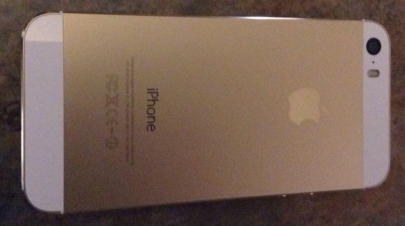 iPhone 5s 16gb gold mint unlocked with brand new otter box