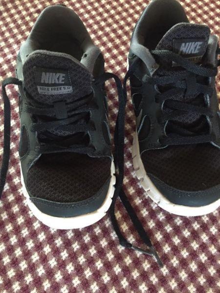 Boys nike sneakers size 12 (children's)