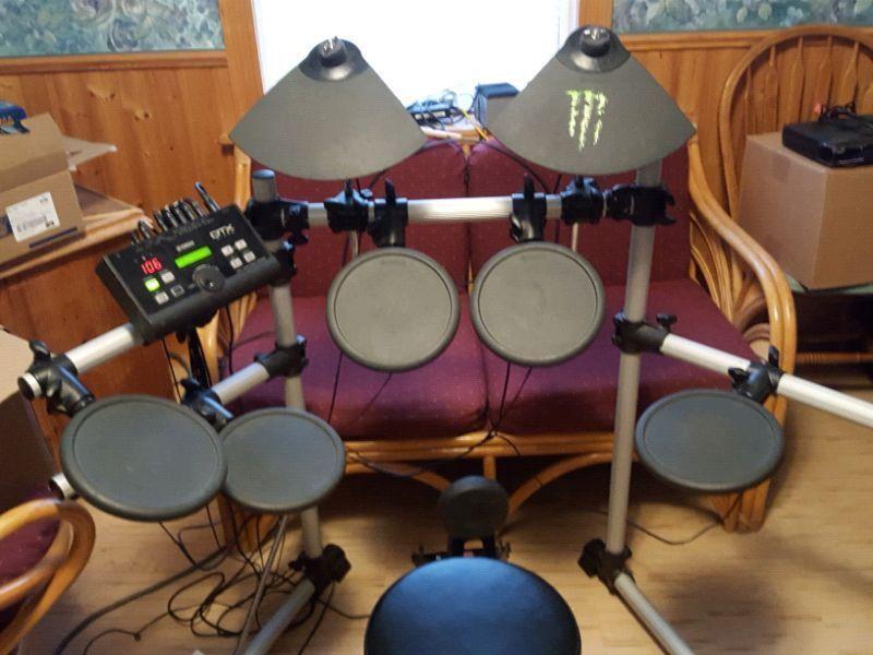 Yamaha dtx500 electric drums