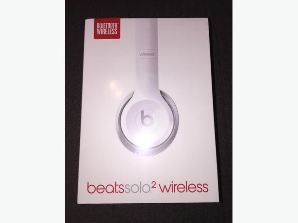 Beats Solo 2 Wireless Headphones by Dr. Dre. nice shiny white