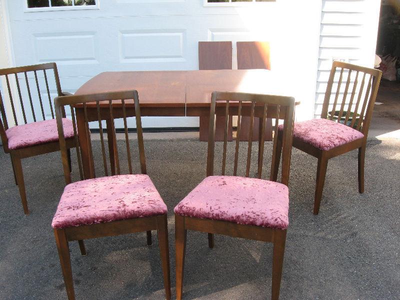 Vintage CANADIAN MADE TABLE AND FOUR CHAIRS