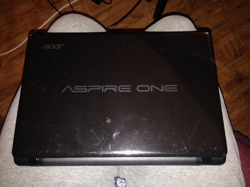 acer small laptop with HDMI