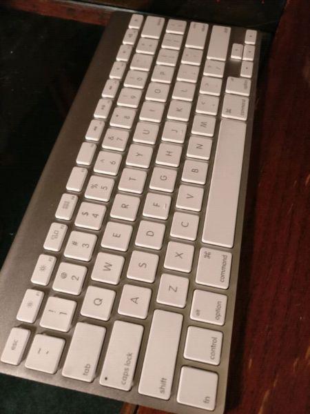 Apple Magic Keyboard (For parts AS IS)