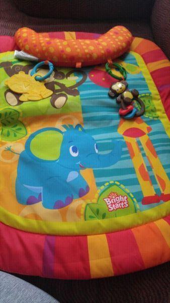 TUMMY TIME MAT