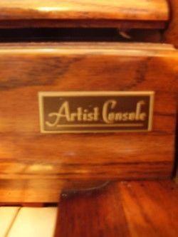 Artist Console piano