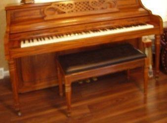 Artist Console piano