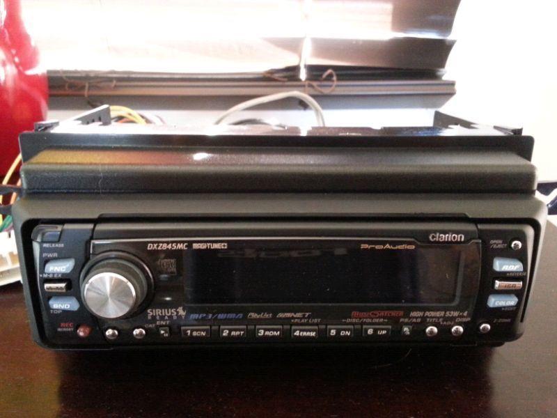 FLAGSHIP CLARION CD/MP3 DECK