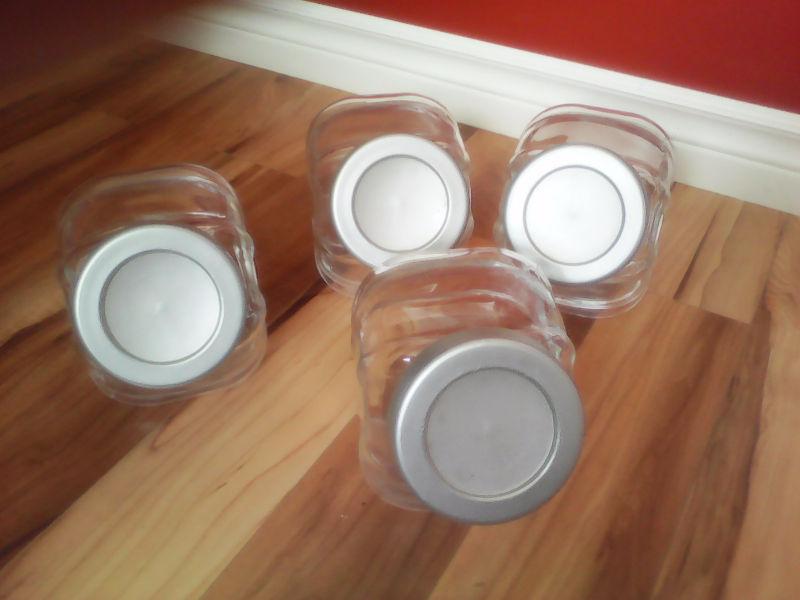 4 glas storage jars