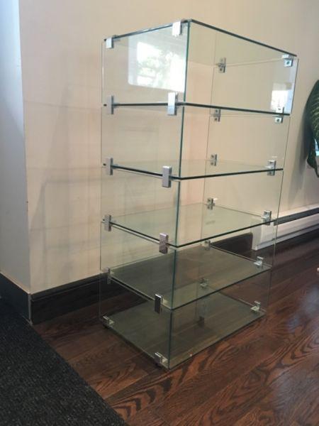 Glass shelf / étagères en verre