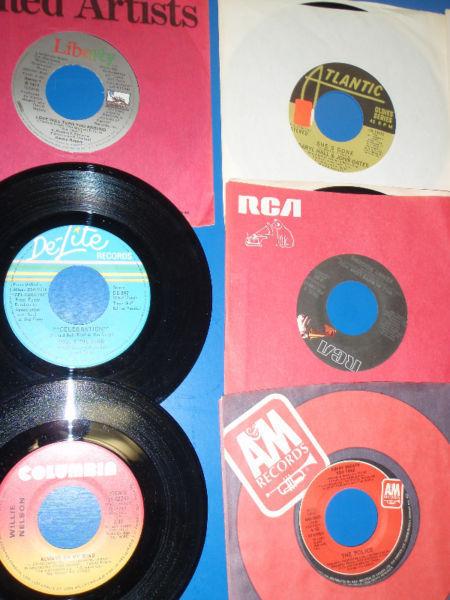Disques en vinyl 45 RPM / music record singles Lot de 31