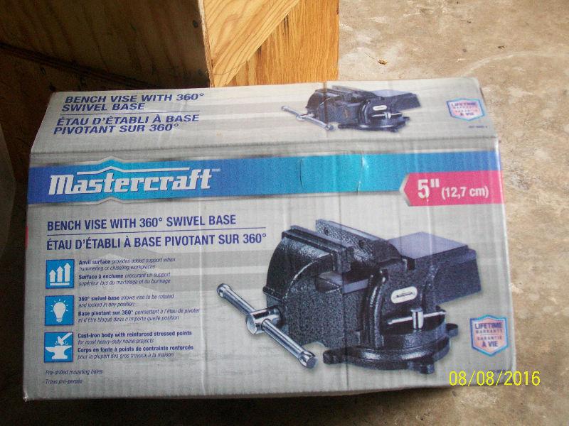 Mastercraft Benchvise - Like new