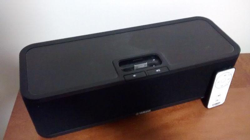 Yamaha speaker and dock with iPod touch