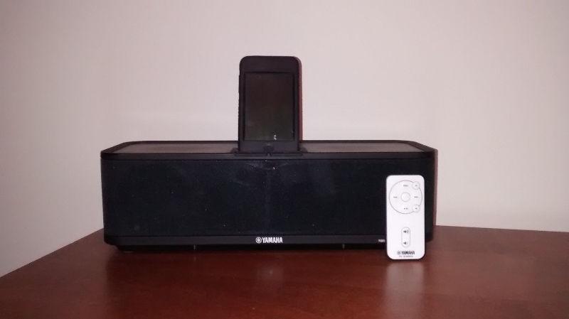 Yamaha speaker and dock with iPod touch