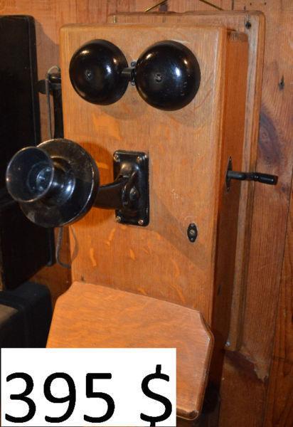 Téléphone antique / ancien / en bois