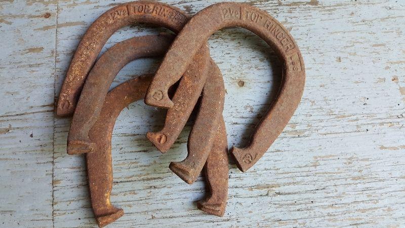 4 vintage 2 1/2 Lbs Top Ringer Pitching Horseshoes