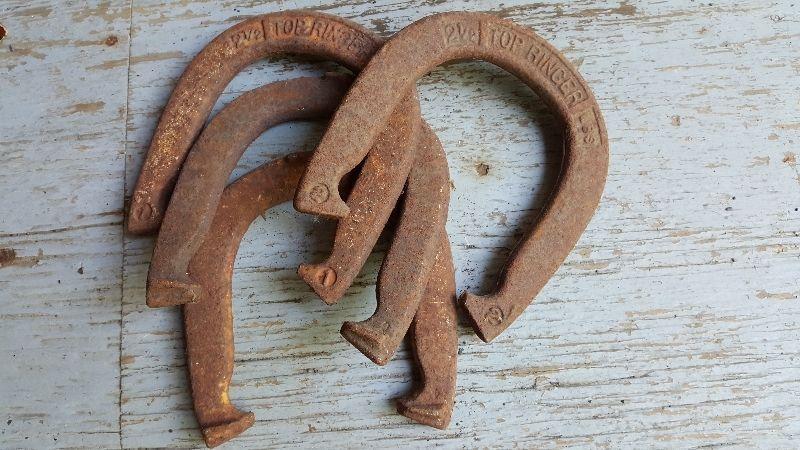 4 vintage 2 1/2 Lbs Top Ringer Pitching Horseshoes
