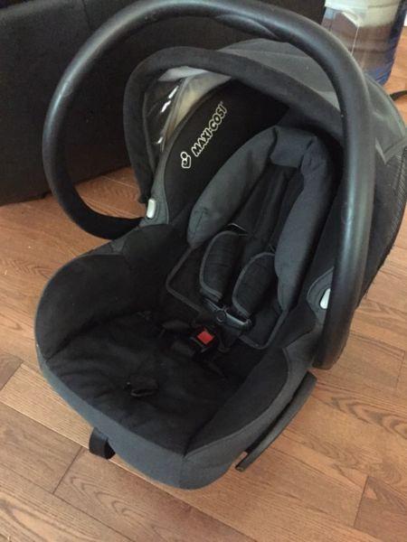 Maxi Cosi infant car seat & base