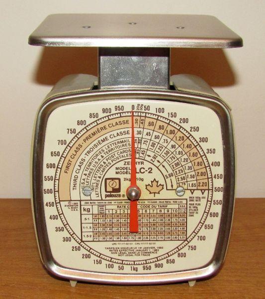 vintage analogue 2 kg mail scale in excellent condition