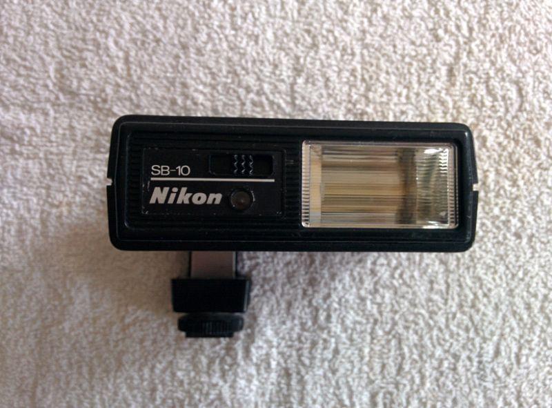 Nikon SB-10 Flash