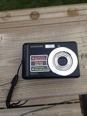 Samsung ES17 digital camera