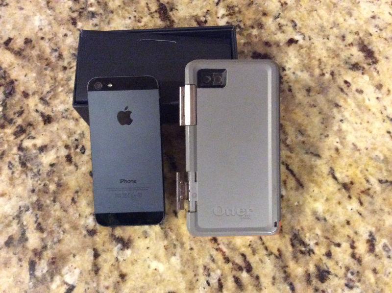 iPhone 5 16gb with Otter Box
