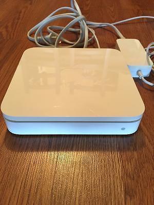 Router: Apple AirPort Extreme Base Station
