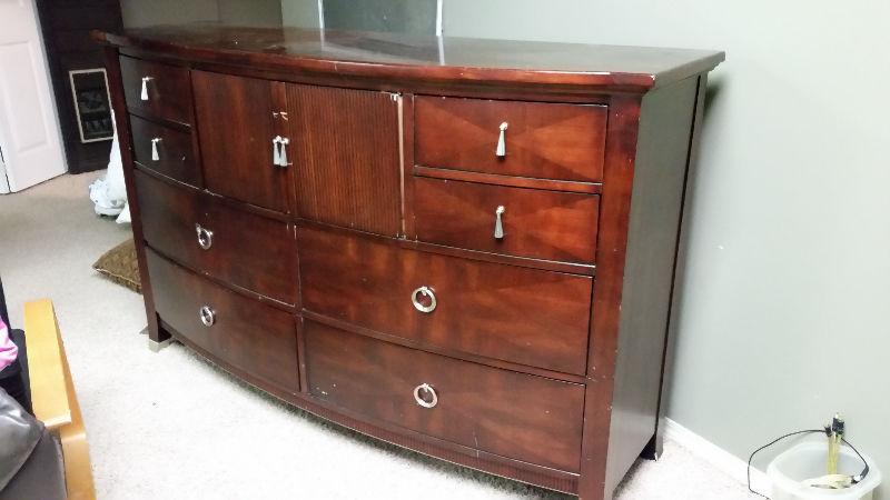 Dresser with 8 drawers