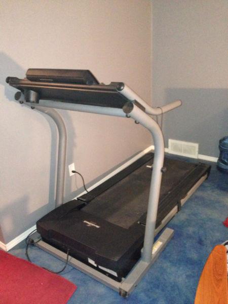 NordicTrack Exp1000 Treadmill