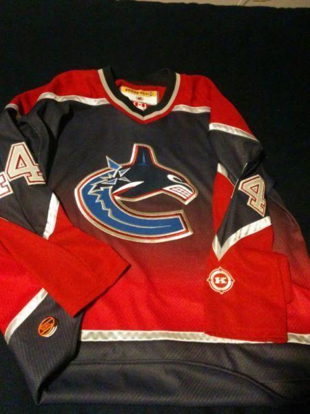 Authentic replica Vancouver Canucks Bertuzzi jersey