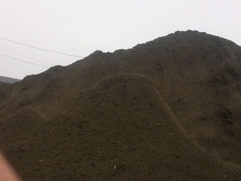 SCREENED TOPSOIL 16 $ PER YARD DELIVERED ON 6 YARDS OR MORE!