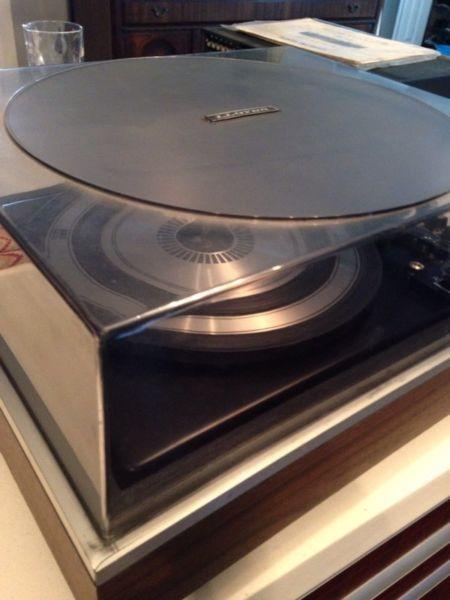 Vintage Lloyds record player turntable
