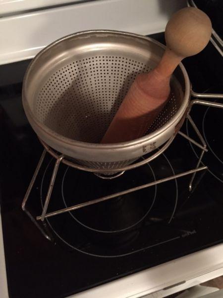 Jammer - applesauce jam strainer