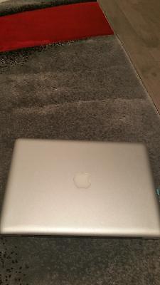 Macbook Pro 13-i5--320gb hdd-4gb ram- As new