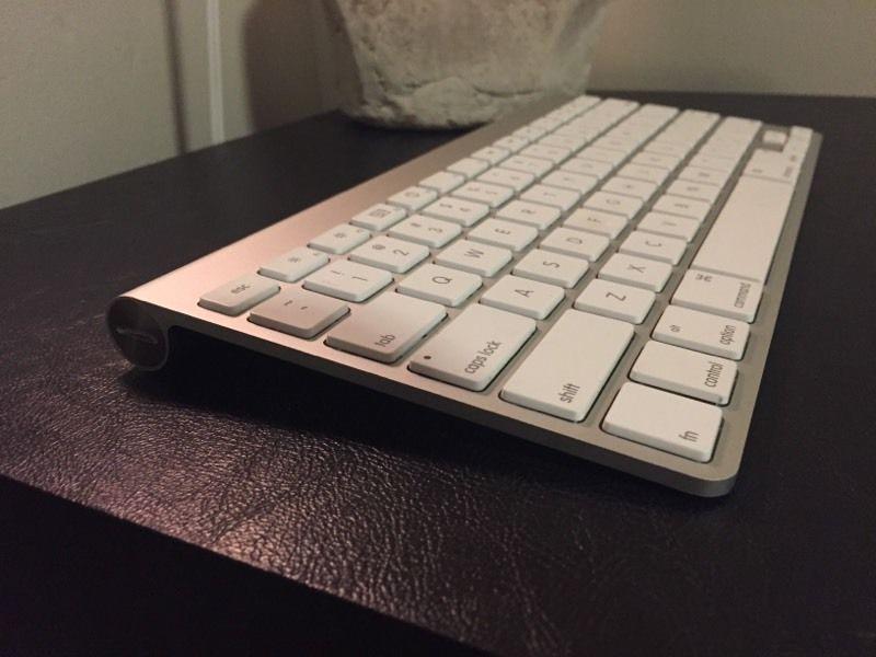 Apple Wireless Bluetooth Keyboard