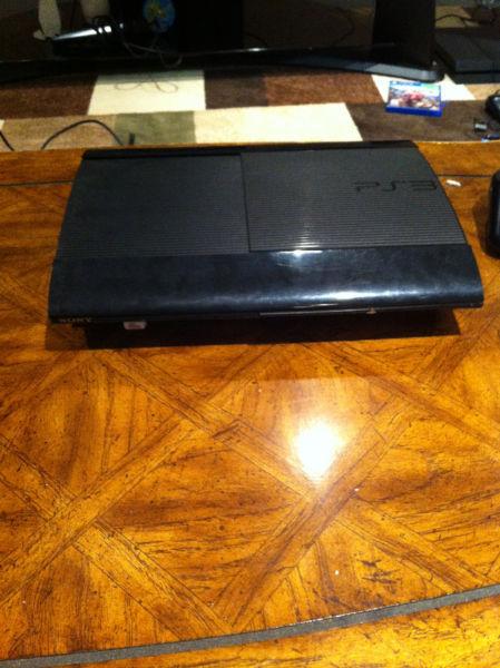 PS3 Super slim 500gb with 2 controllers