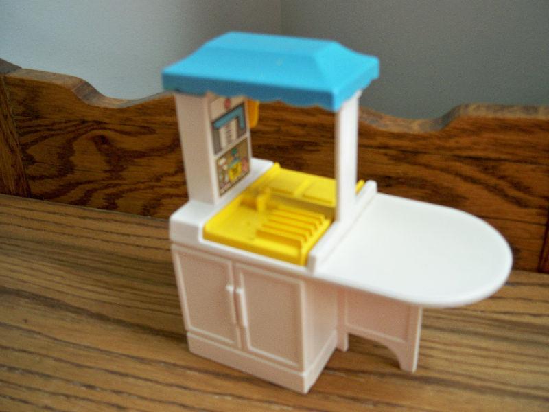 LITTLE TYKES-KITCHEN PIECE--TOY SET