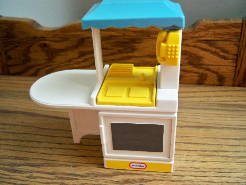 LITTLE TYKES-KITCHEN PIECE--TOY SET